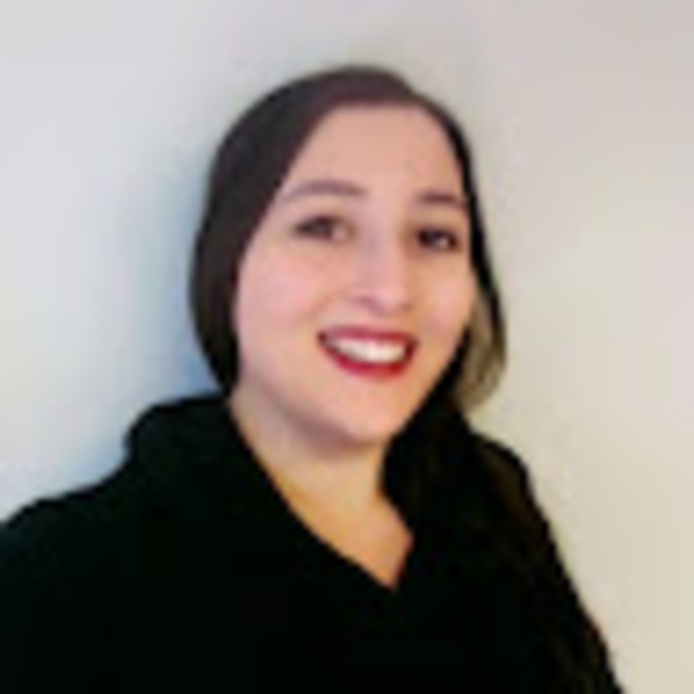 Meet your Posher, Lya